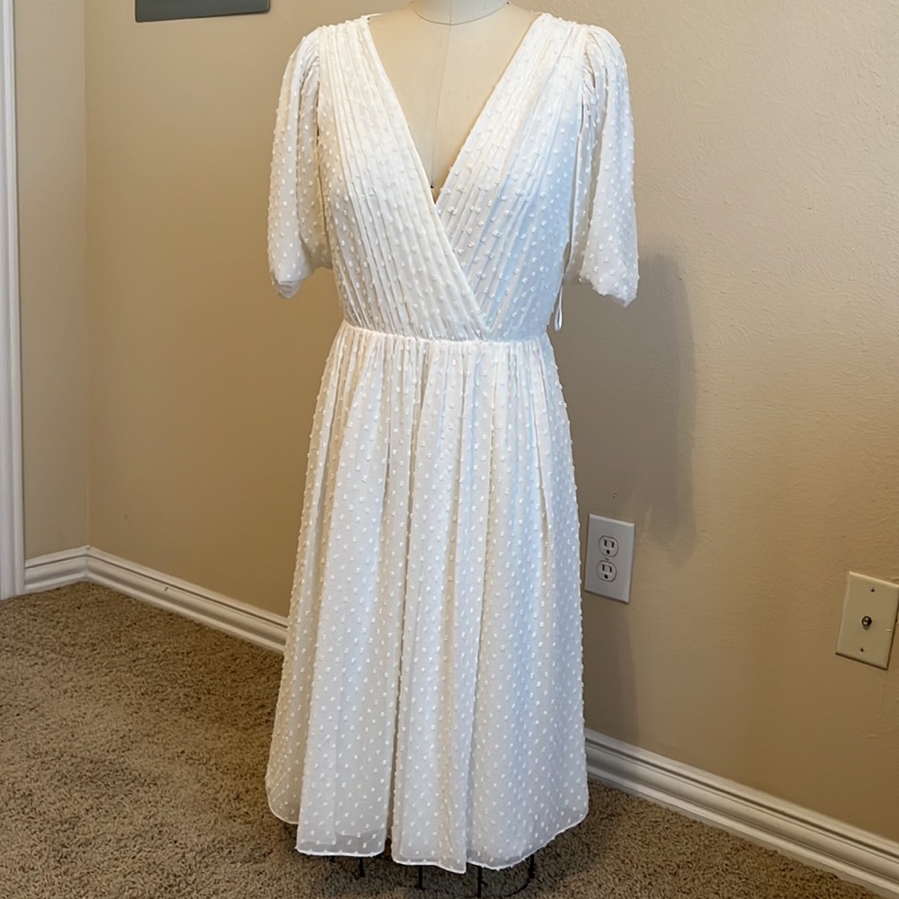 J Crew White/Ivory short sleeve knee length dress